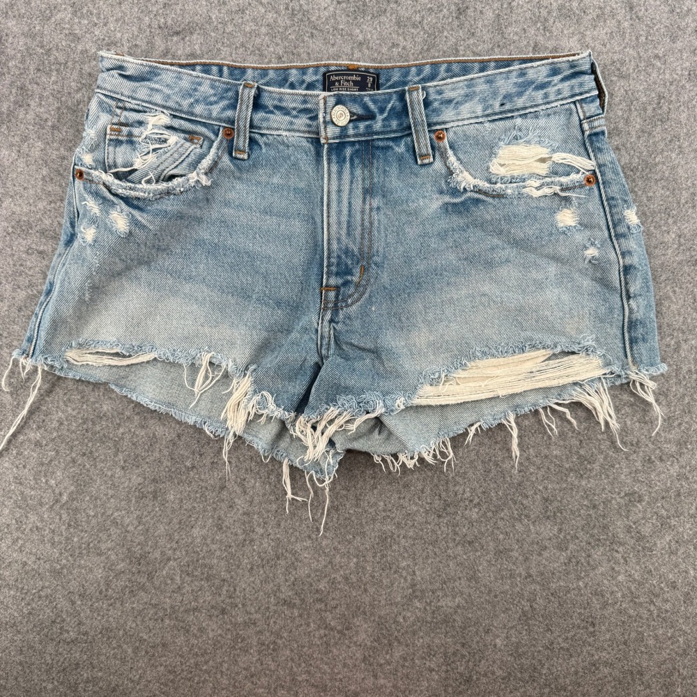 Y2K VTG Abercrombie & Fitch Shorts Womens 8 Low Rise Short Light Wash Distressed